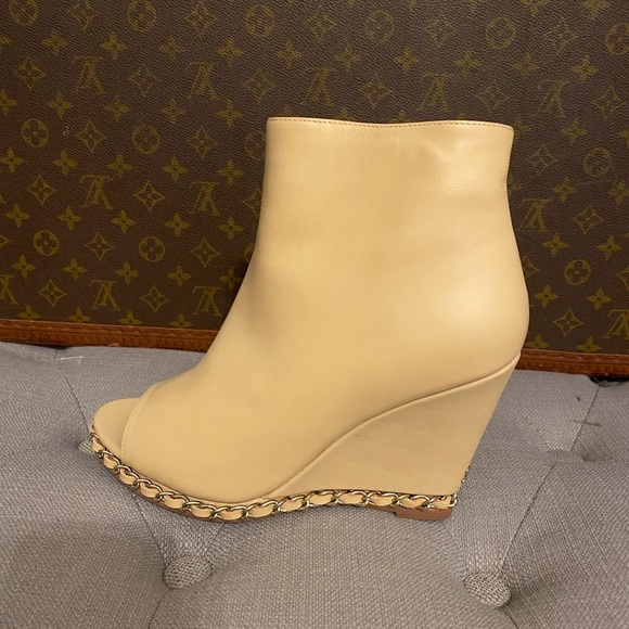 Chanel Lambskin Leather Chain Open Toe Wedge Booties, Beige, Size 38 - Picture 3 of 9